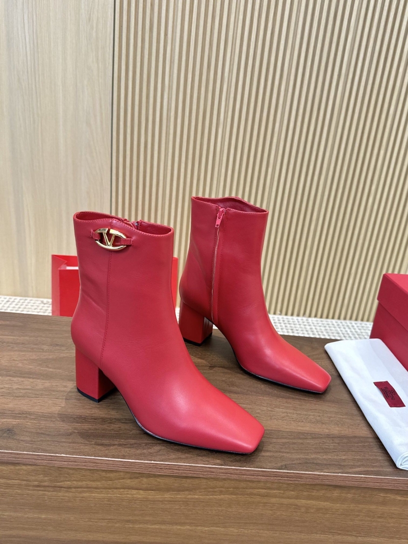 Va1e*ntin0 boots